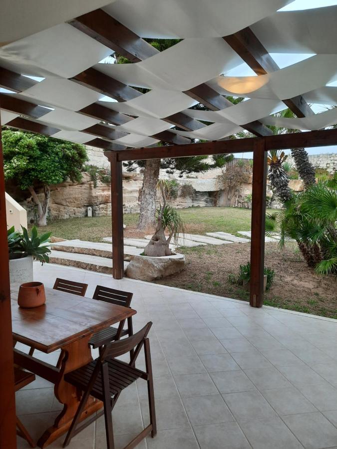 Villa Oblo Фавиняна Екстериор снимка